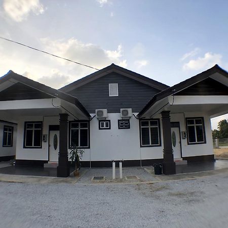 Twin Homestay D Kuala Terengganu Bagian luar foto